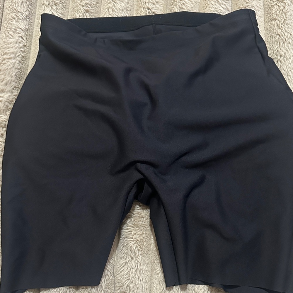 Skims Padded Women's Black Biker Shorts Size Large